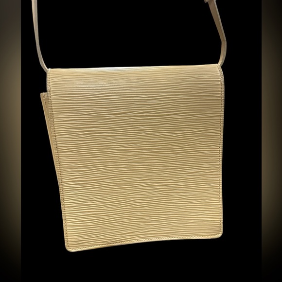 Auth. LOUIS VUITTON "Biarritz" Epi Leather Cream Adjustable Shoulder Bag EUC - Picture 3 of 12